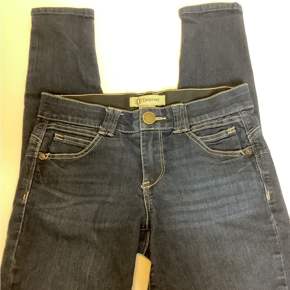 Democracy jeans women’s size 4 ,stretch waist, skinny leg , dark wash